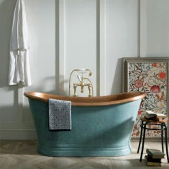 BC Designs Copper Boat Bath | Old Fashioned Bathrooms -Oldfashionedbathrooms Store BC Designs Green copper bath