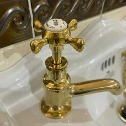 Thomas Crapper Marlborough Cloakroom Basin Set -Oldfashionedbathrooms Store Thomas Crapper Marleborough Cloakroom Basin Taps Polished Brass3